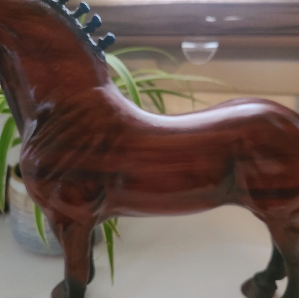 Peter Stone Woody Woodgrain Draft Horse Model - Picture 2 of 5